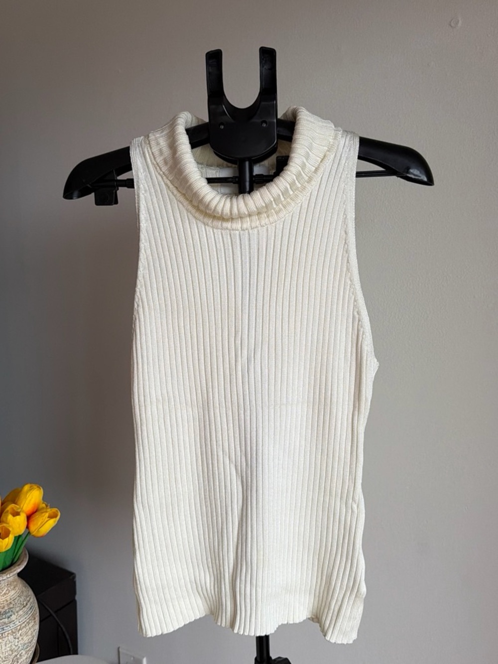 H&M Cream Ribbed Sleeveless Turtleneck Top